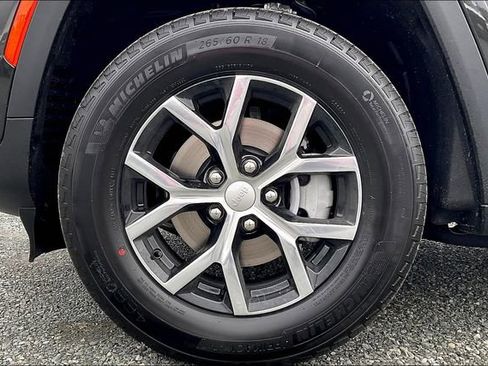 New 2024 Jeep Grand Cherokee Limited w/ Luxury Tech Group II image 12