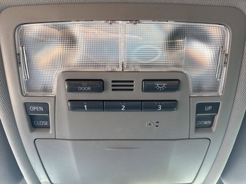 Used 2015 Toyota Highlander Limited image 54