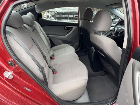 Used 2016 Hyundai Elantra SE image 21