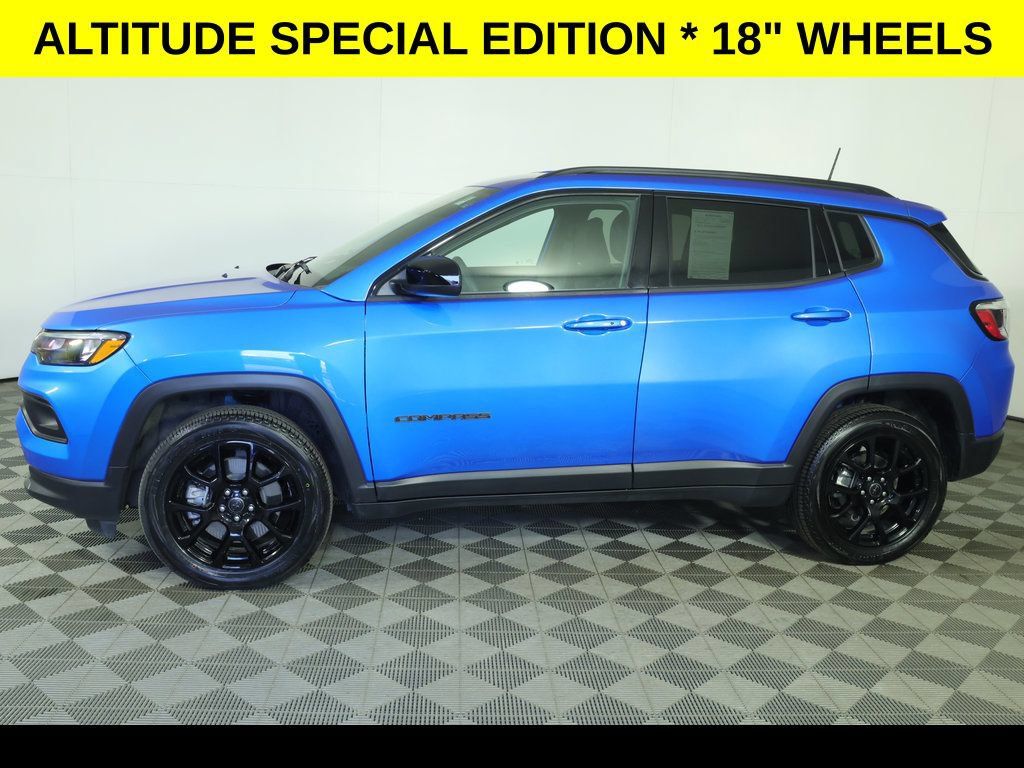 Used 2025 Jeep Compass Latitude w/ Altitude Special Edition AWD/4WD image 6