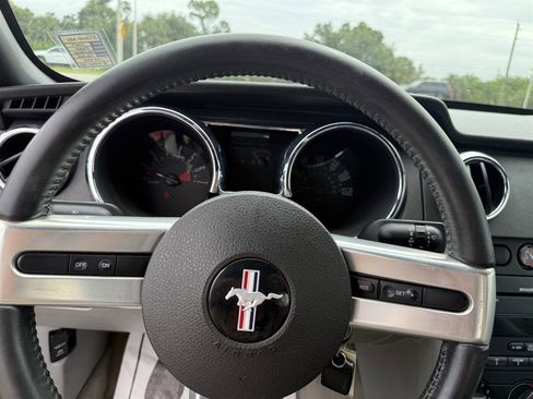 Used 2007 Ford Mustang Premium RWD image 16