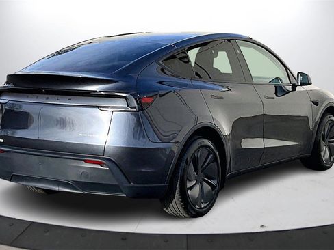 Used 2026 Tesla Model Y AWD image 8