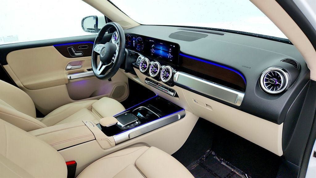 Used 2023 Mercedes-Benz GLB 250 4MATIC image 23
