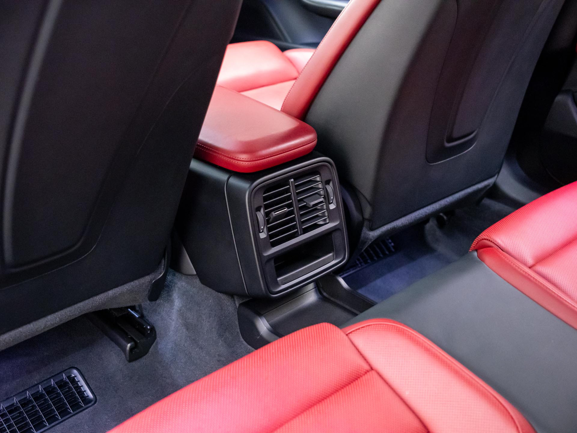 Certified 2021 Porsche Taycan 4S AWD/4WD image 18