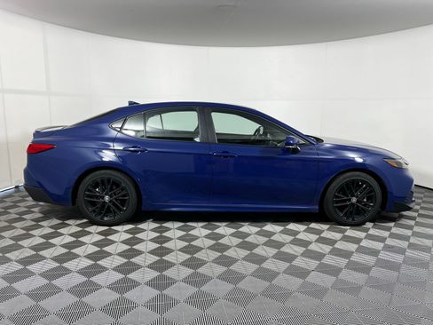 Used 2025 Toyota Camry LE FWD image 4