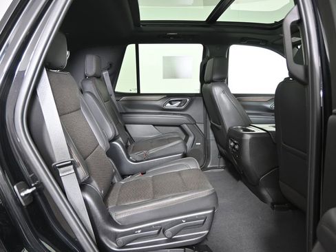 Used 2024 Chevrolet Tahoe High Country AWD/4WD image 16