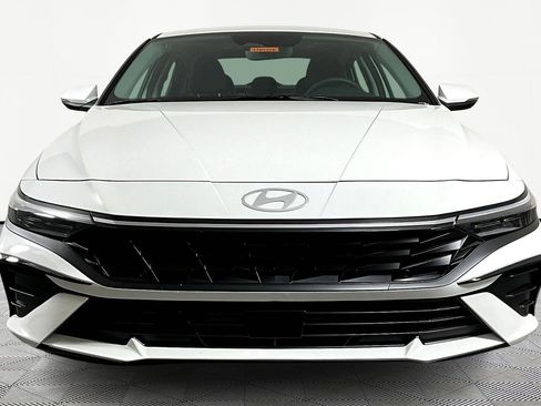 New 2026 Hyundai Elantra Limited FWD image 2
