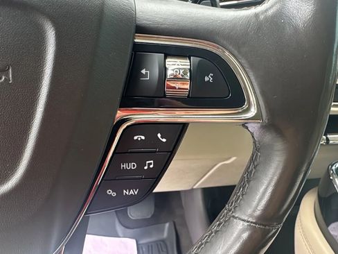 Used 2019 Lincoln Navigator Reserve AWD/4WD image 16