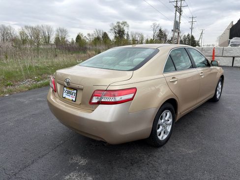 Used 2011 Toyota Camry LE w/ LE Extra-Value Pkg image 7