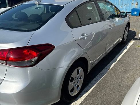 Used 2017 Kia Forte LX FWD image 7