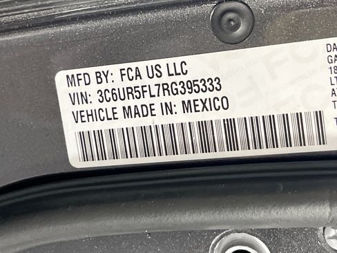 Used 2024 RAM 2500 Laramie AWD/4WD image 32
