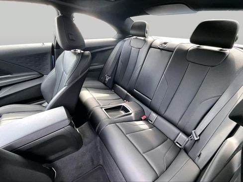 Used 2025 BMW M240i Coupe RWD image 21