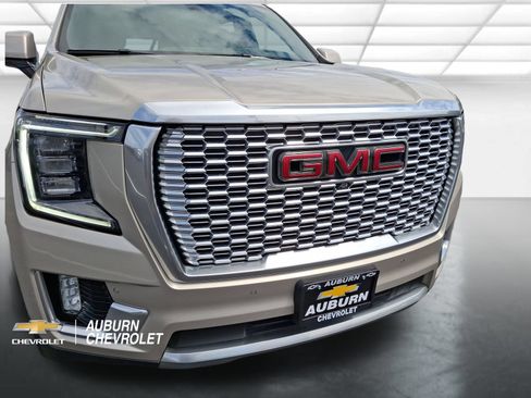 Certified 2021 GMC Yukon Denali w/ Denali Premium Package AWD/4WD image 30