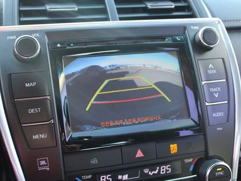 Used 2016 Toyota Camry XLE image 27