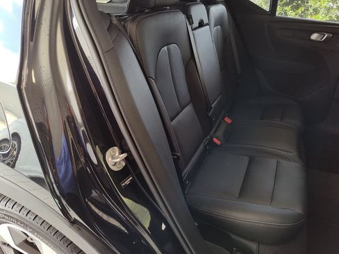 Used 2025 Volvo XC40 B5 Plus AWD/4WD image 34