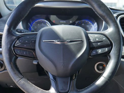 Used 2021 Chrysler Pacifica Touring-L w/ S Appearance Package FWD image 23