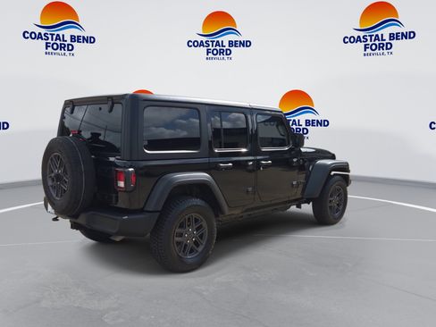 Used 2024 Jeep Wrangler Unlimited Sport AWD/4WD image 8