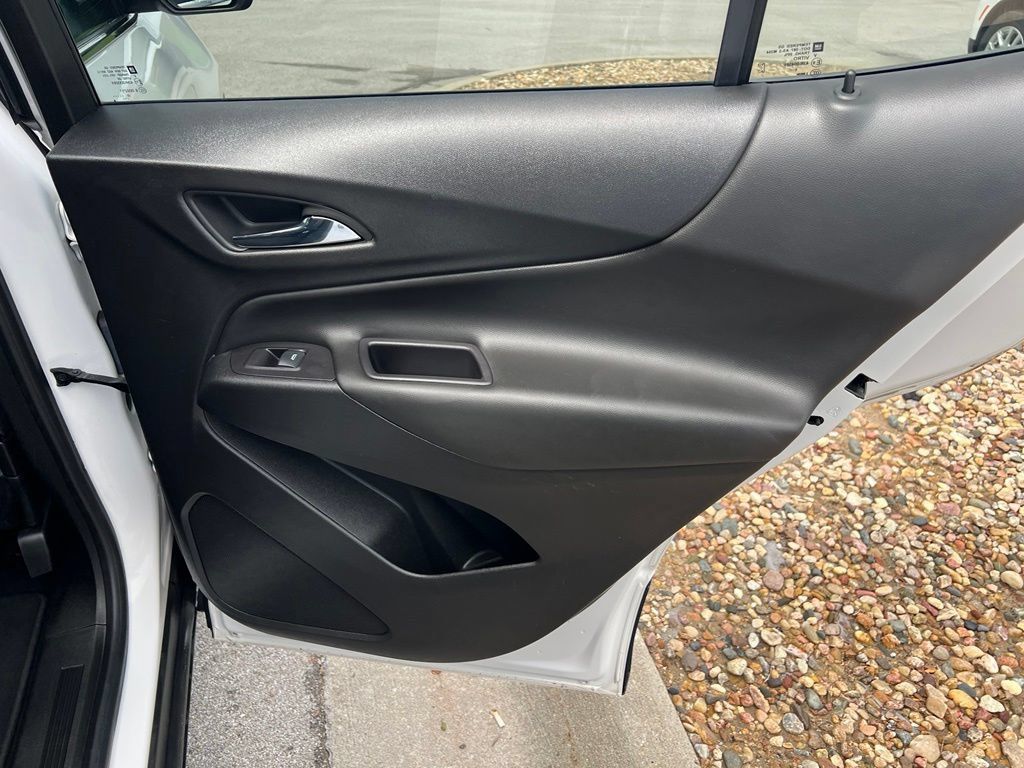 Used 2020 Chevrolet Equinox LT AWD/4WD image 25
