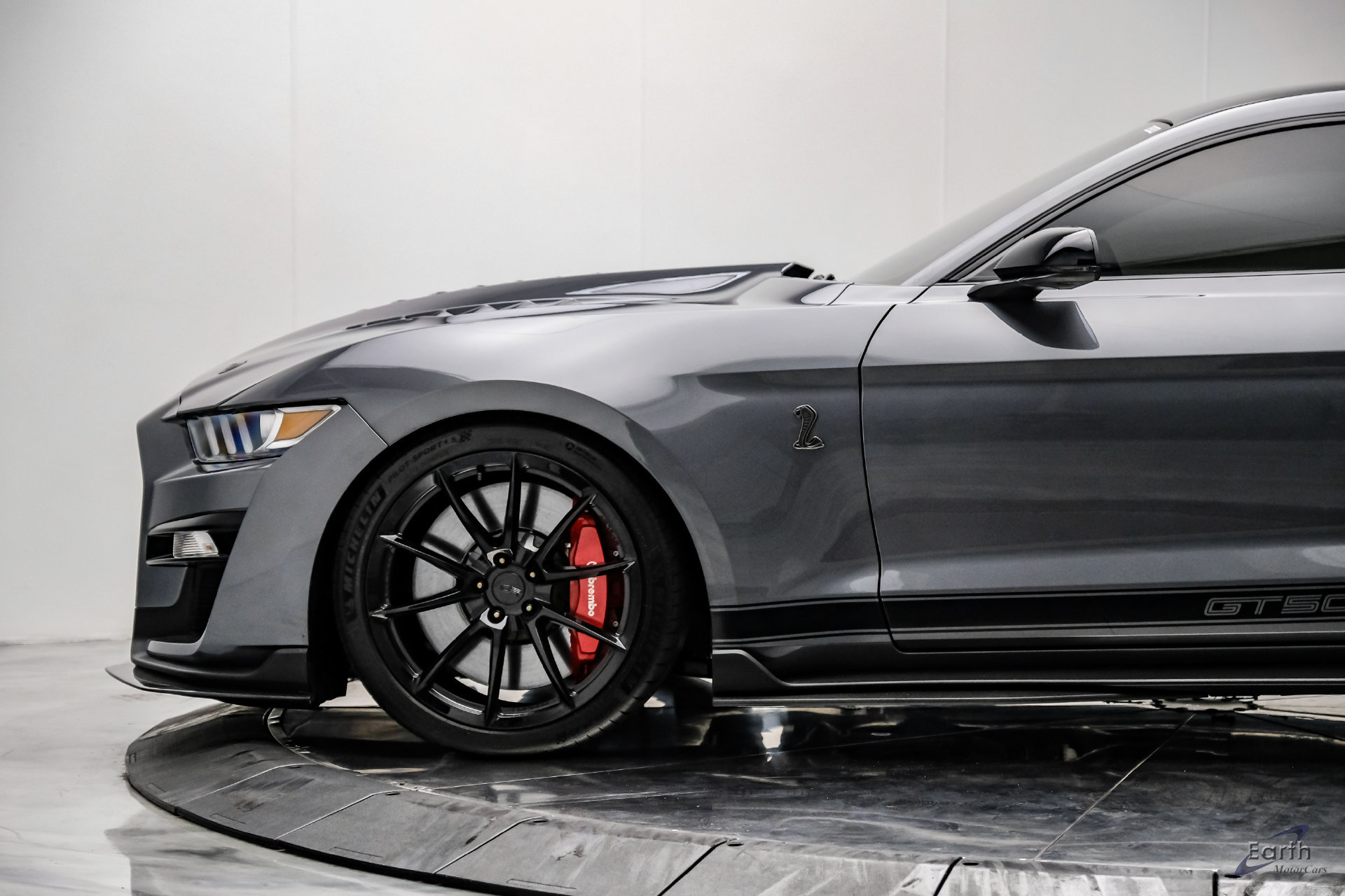 Used 2021 Ford Mustang Shelby GT500 w/ Technology Package RWD image 8