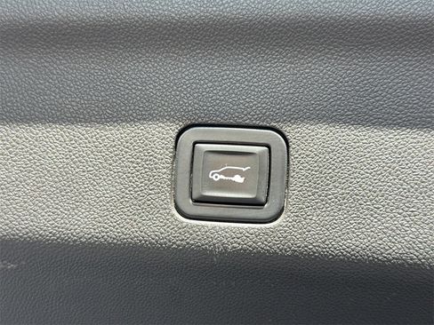 Used 2021 Chevrolet Tahoe LT image 11