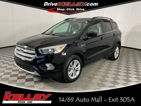 Used 2017 Ford Escape SE w/ Equipment Group 201A image 1