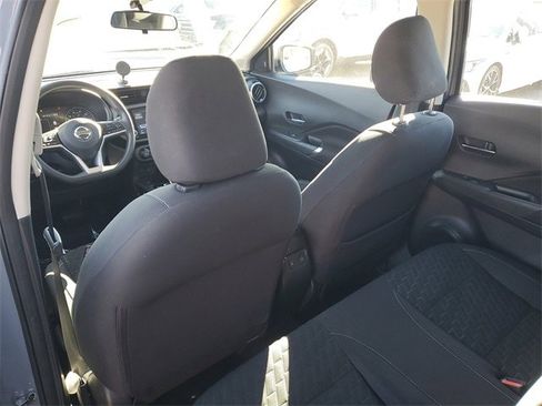 Used 2021 Nissan Kicks SV image 10