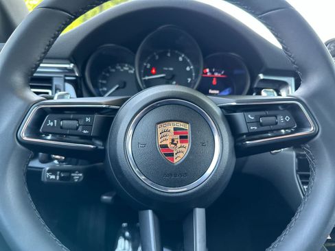 Certified 2025 Porsche Macan AWD/4WD image 25