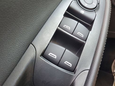 Used 2023 Buick Encore GX Select image 35