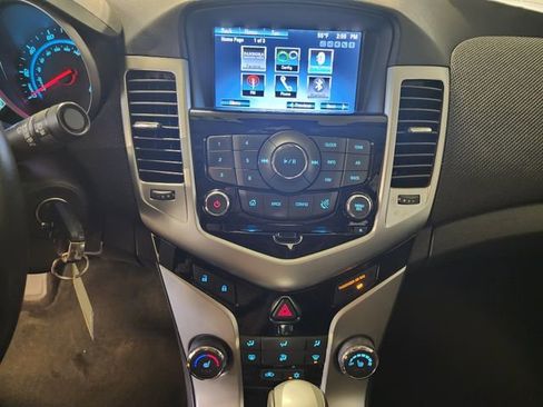 Used 2014 Chevrolet Cruze LT image 22