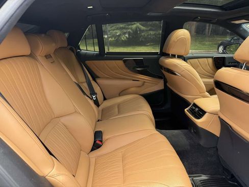 Used 2023 Lexus LS 500 AWD w/ Luxury Package image 17