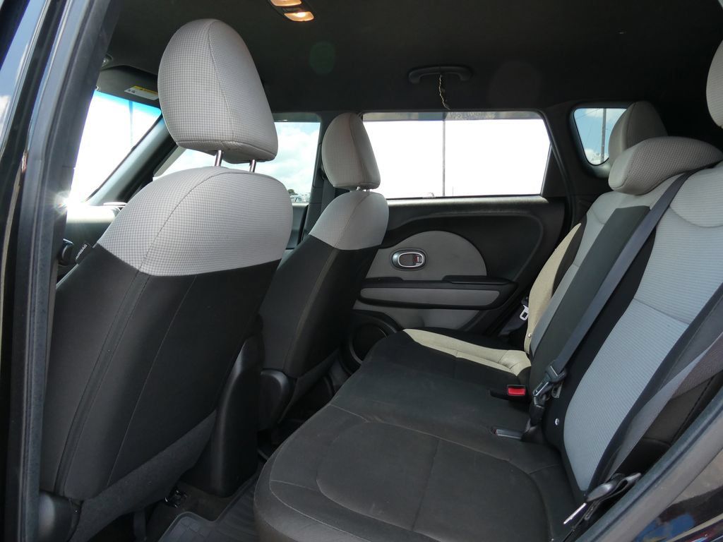 Used 2016 Kia Soul FWD image 17