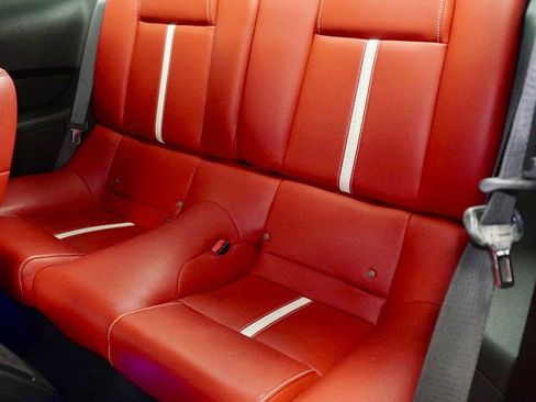 Used 2010 Ford Mustang GT image 5