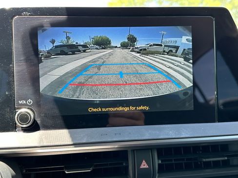 Used 2023 Toyota Prius XLE FWD image 33