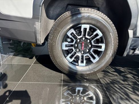 New 2026 GMC Sierra EV Elevation image 19