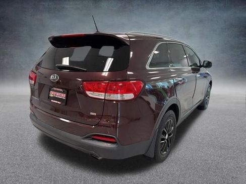 Used 2017 Kia Sorento LX image 6