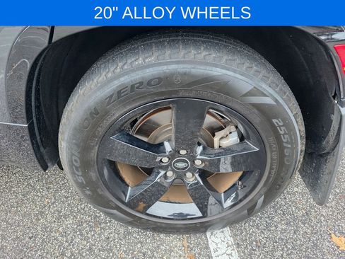 Used 2023 Land Rover Defender 130 X-Dynamic SE image 34