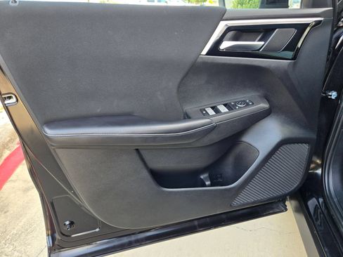 Used 2023 Mitsubishi Outlander ES FWD image 19