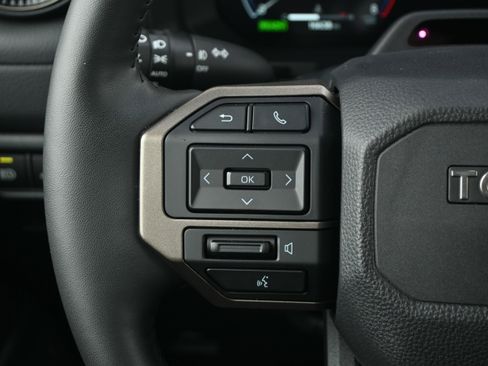 Used 2025 Toyota Land Cruiser w/ Premium Package AWD/4WD image 18