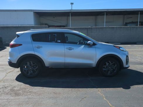 Used 2020 Kia Sportage S image 5