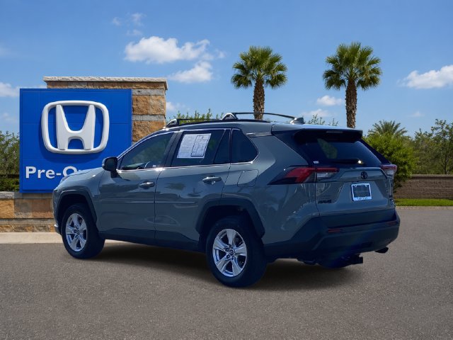 Used 2021 Toyota RAV4 XLE AWD/4WD image 4