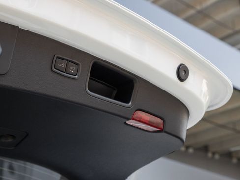 Used 2026 Porsche Macan image 30