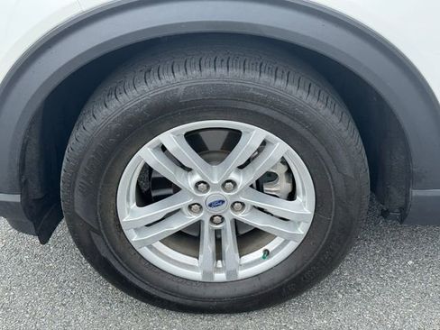 Used 2023 Ford Explorer XLT w/ Equipment Group 202A image 11