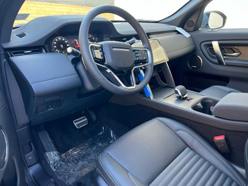 Used 2025 Land Rover Discovery Sport Dynamic SE image 14