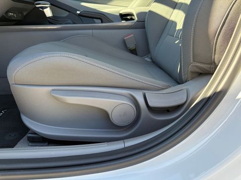 New 2025 Hyundai Elantra Sport image 15