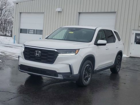 Certified 2025 Honda Pilot EX-L image 3