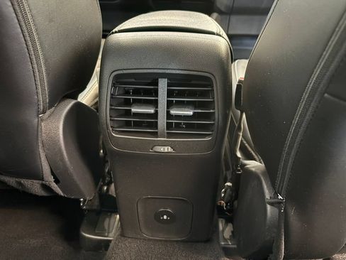 Used 2025 Ford Escape Platinum AWD/4WD image 26