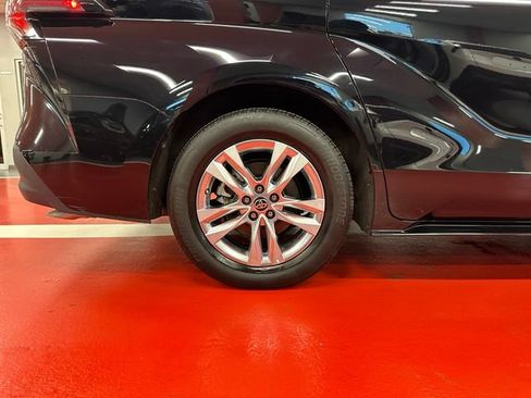Certified 2024 Toyota Sienna XLE w/ XLE Plus Package AWD/4WD image 29