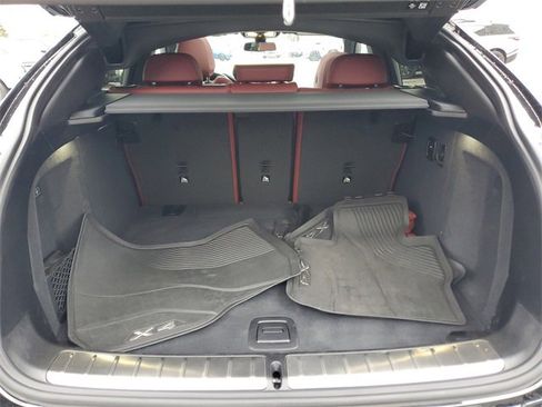 Used 2024 BMW X4 xDrive30i w/ Premium Package image 12