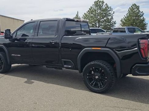 Used 2024 GMC Sierra 2500 AT4 w/ Technology Package AWD/4WD image 7