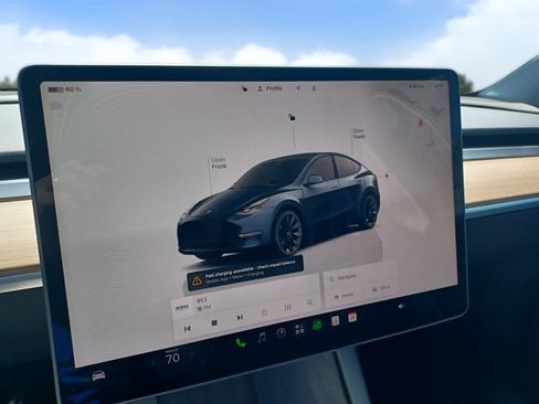 Used 2024 Tesla Model Y Long Range AWD/4WD image 9